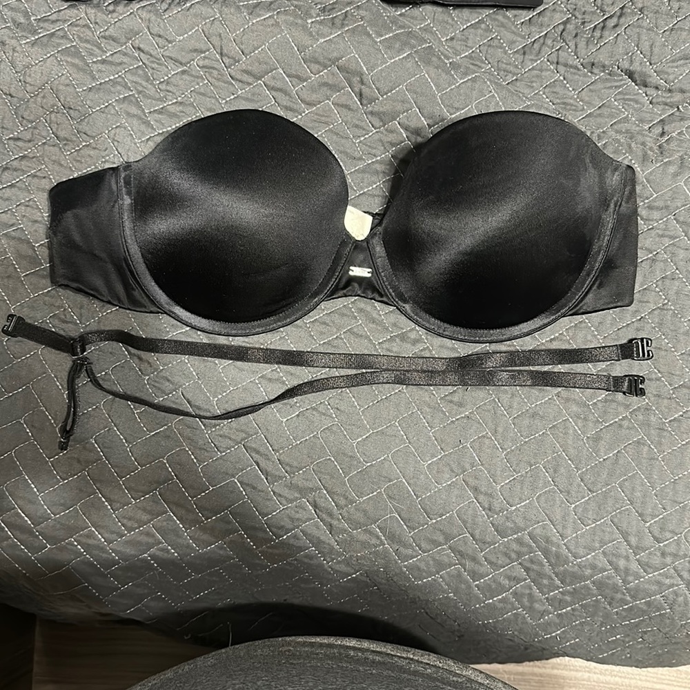 Maidenform Black Strapless Bra Size 38B